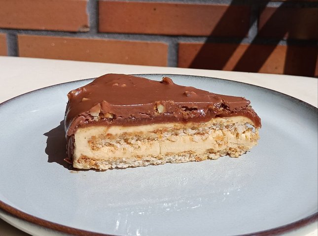 almond cake